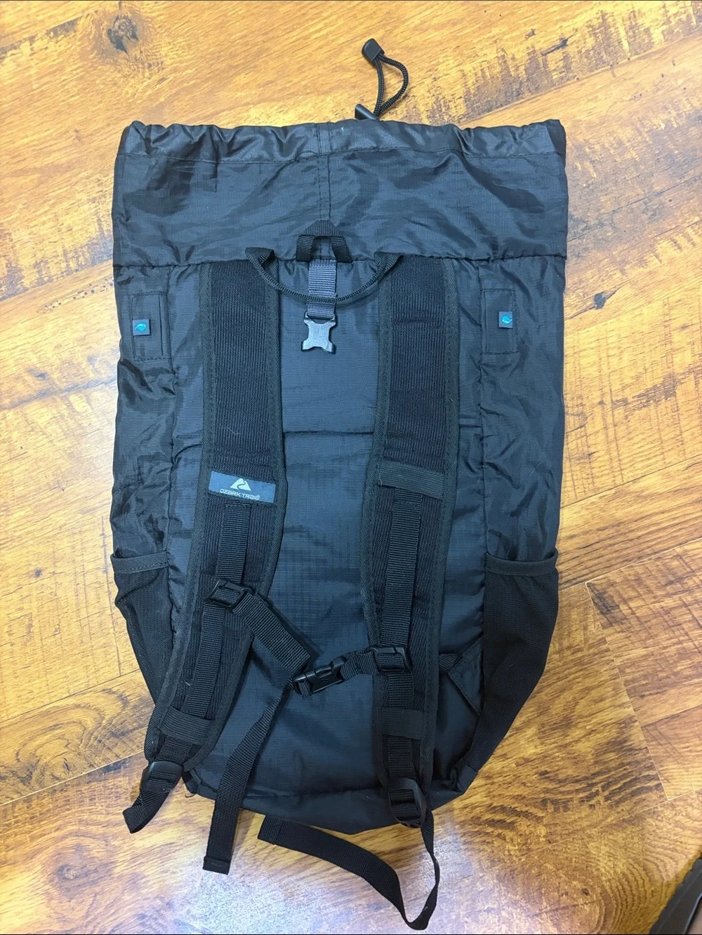 Ozark Trail fabric black shoulder